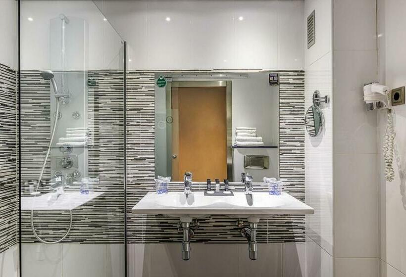 اتاق سوپریور, Ronda Lesseps