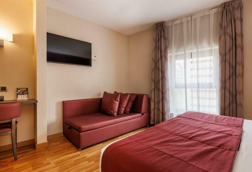 اتاق سوپریور یک تخته, Ronda Lesseps