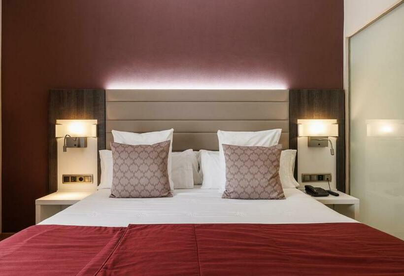 اتاق سوپریور یک تخته, Ronda Lesseps