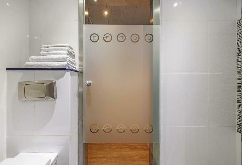 اتاق سوپریور یک تخته, Ronda Lesseps