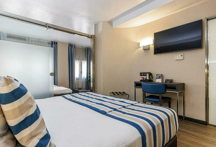 اتاق لوکس خانوادگی, Ronda Lesseps