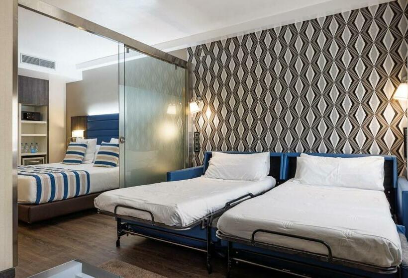 اتاق لوکس خانوادگی, Ronda Lesseps