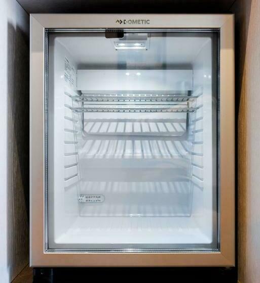 اتاق لوکس خانوادگی, Ronda Lesseps