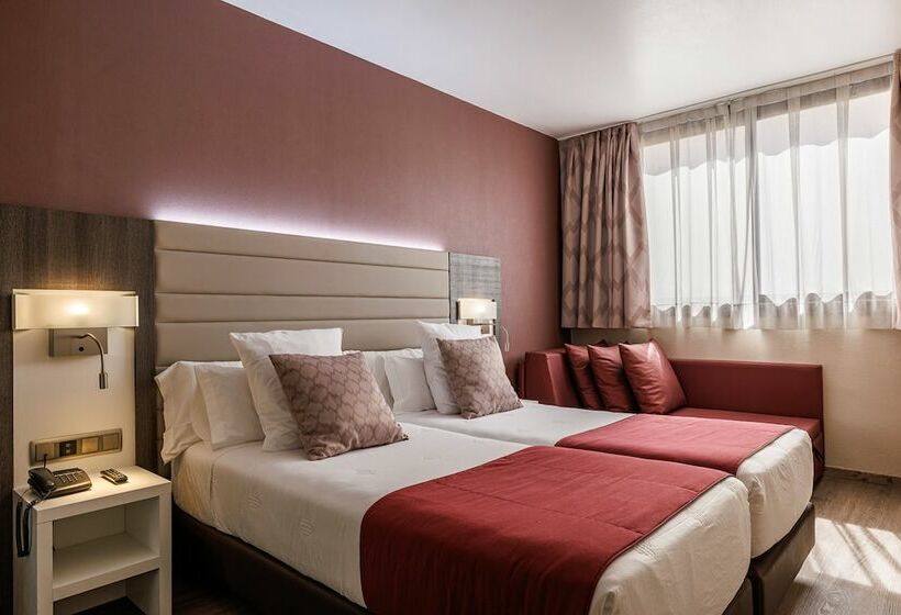 اتاق سوپریور, Ronda Lesseps