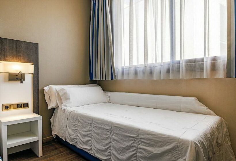 اتاق سوپریور سه تخته, Ronda Lesseps