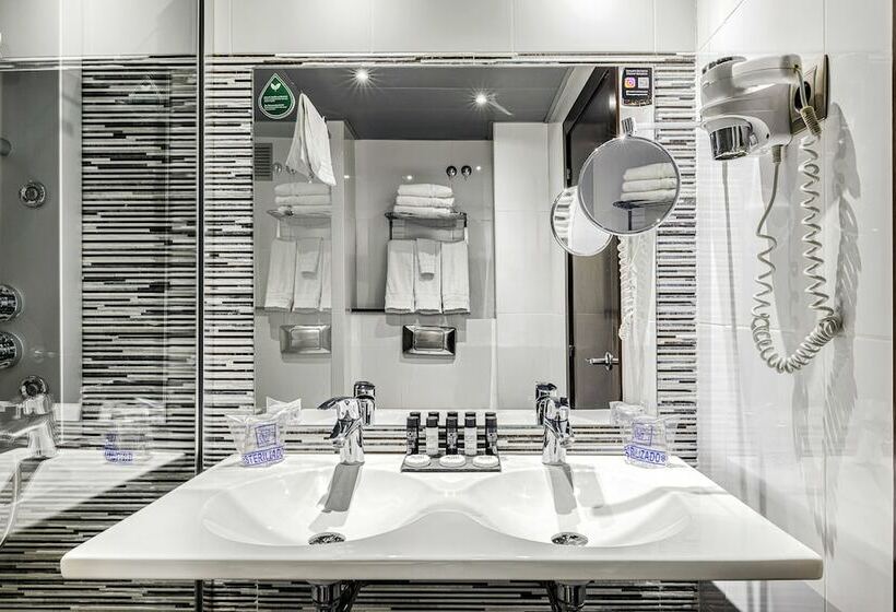 اتاق سوپریور سه تخته, Ronda Lesseps