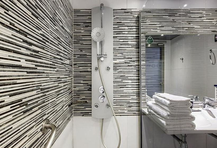 اتاق سوپریور, Ronda Lesseps