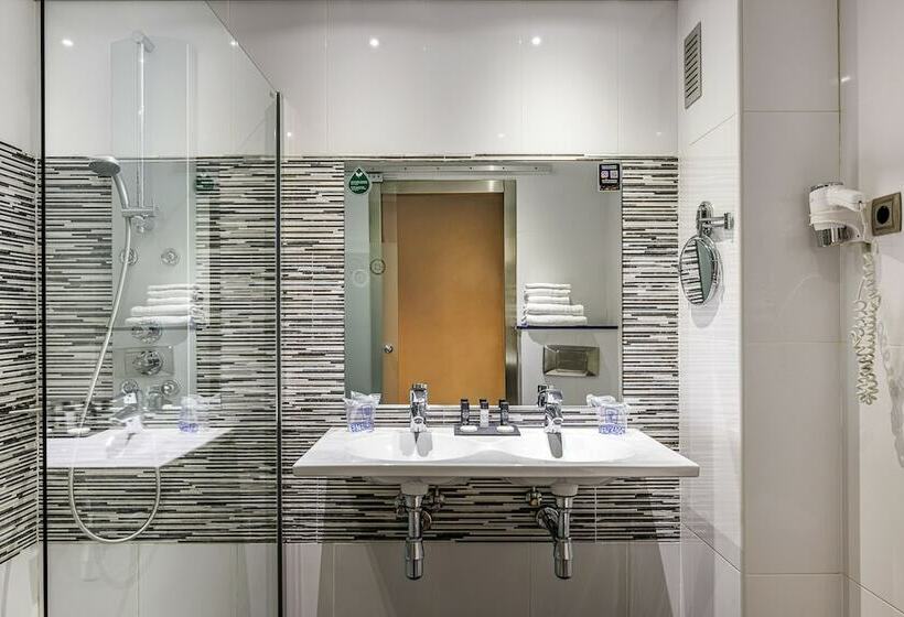 اتاق سوپریور, Ronda Lesseps