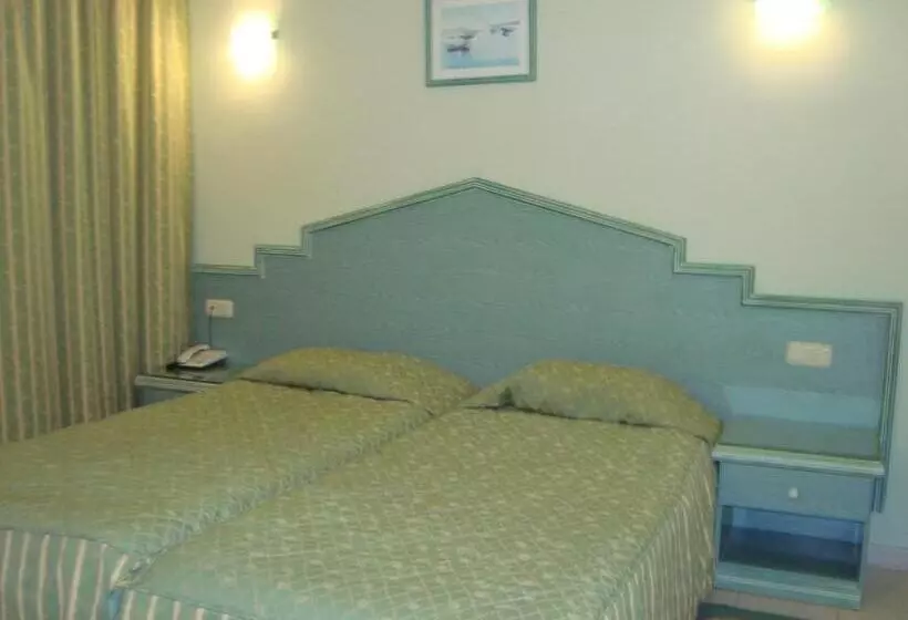 اتاق استاندارد سه نفره, Royal Beach