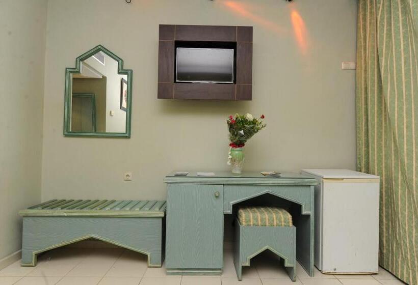 اتاق استاندارد سه نفره, Royal Beach