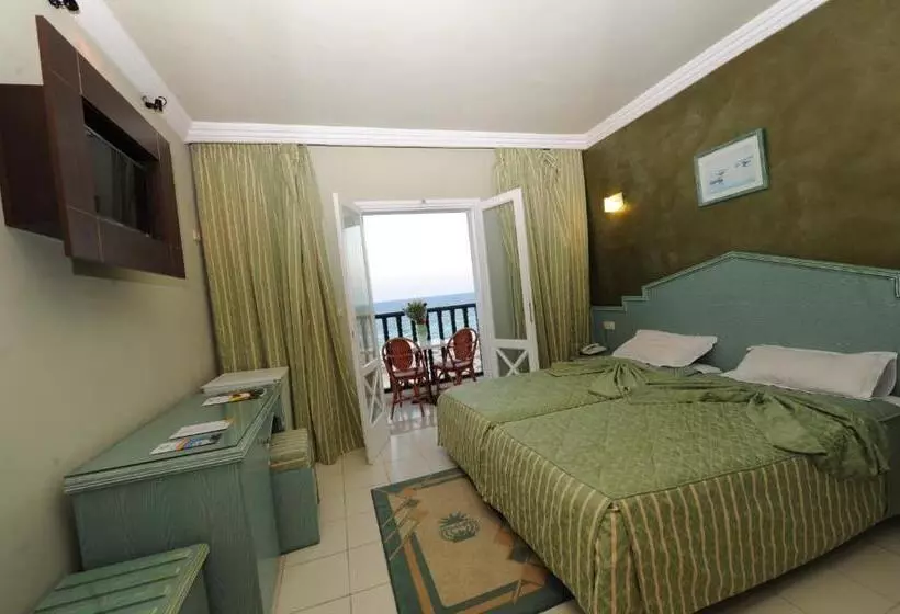 اتاق استاندارد سه نفره, Royal Beach
