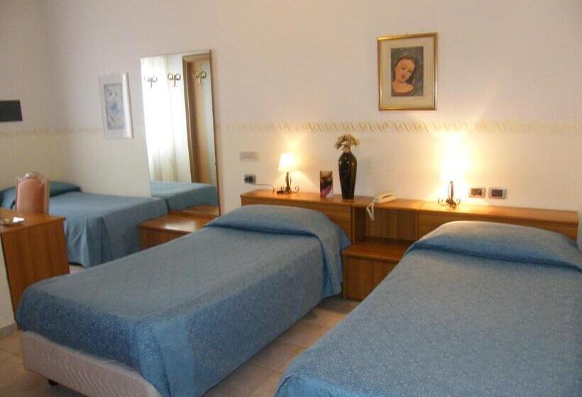 Chambre Triple Standard, Serena