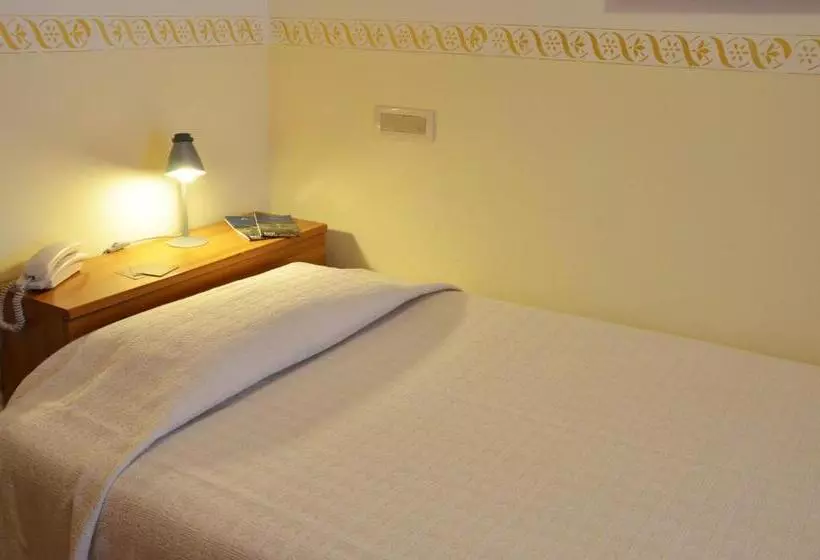 اتاق اکونومی یک تخته, Serena