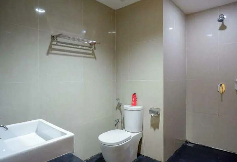 سوییت, Reddoorz Plus Near Hotel Benua Kendari