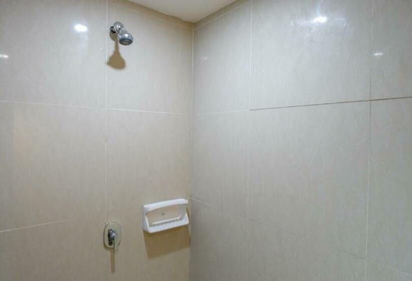 اتاق سوپریور, Reddoorz Plus Near Hotel Benua Kendari