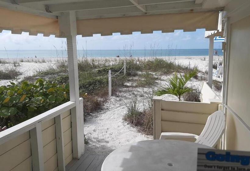 بنجلو قياسى, Bungalow Beach Resort