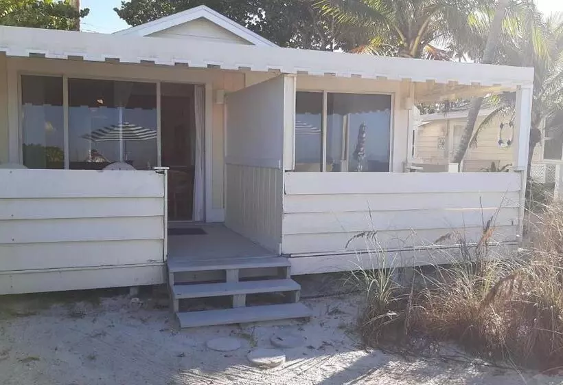 オーシャンビューのスタンダードバンガロー, Bungalow Beach Resort