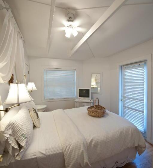 بنجلو قياسى غرفتين نوم, Bungalow Beach Resort