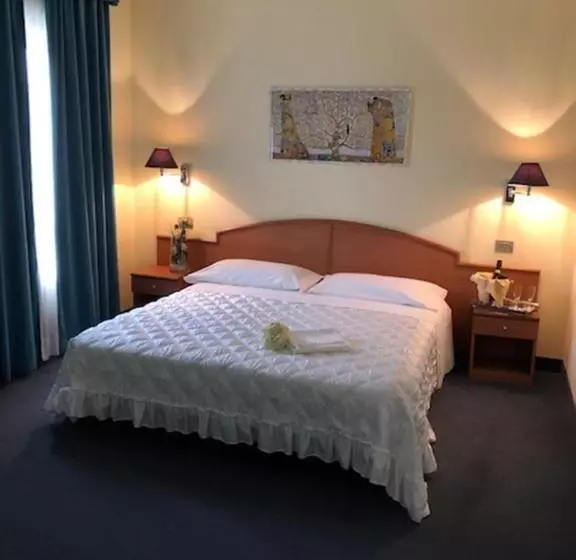 Standard Yhden Hengen Huone, Europalace Hotel Todi