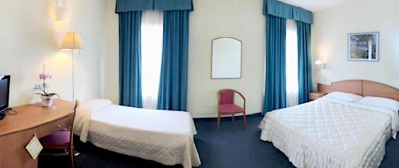 Номер Стандарт Трехместный, Europalace Hotel Todi