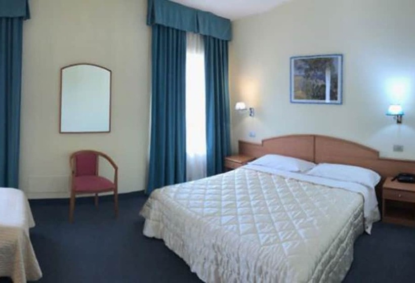 اتاق استاندارد سه نفره, Europalace Hotel Todi