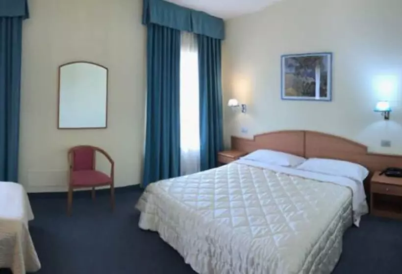 Standard Kolmen Hengen Huone, Europalace Hotel Todi