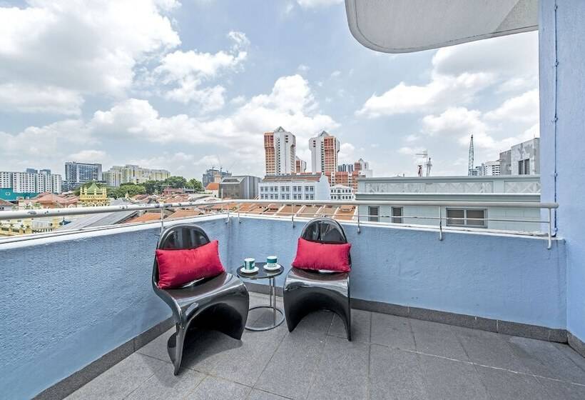 اتاق استاندارد سه نفره, 81 Rochor