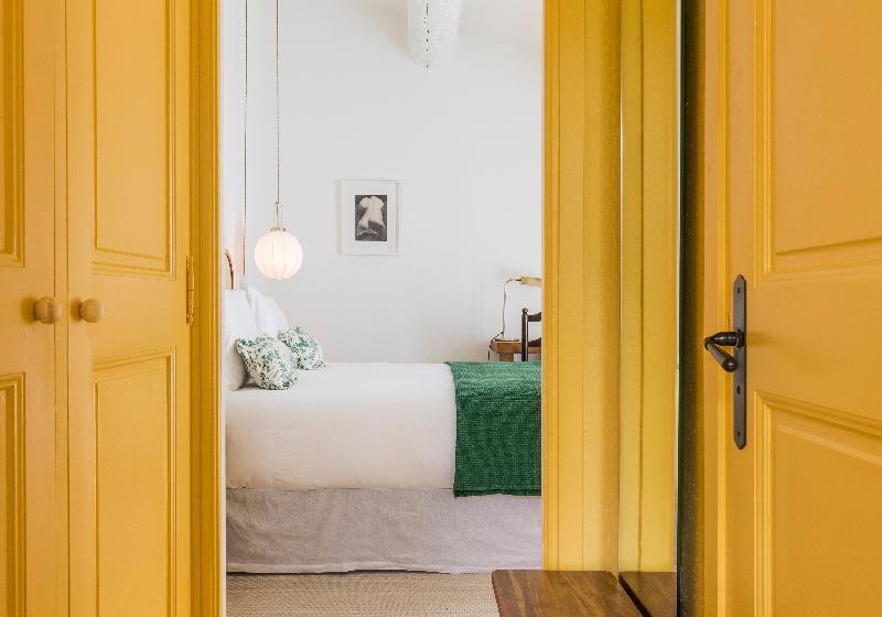 اتاق سوپریور, 81 Rochor