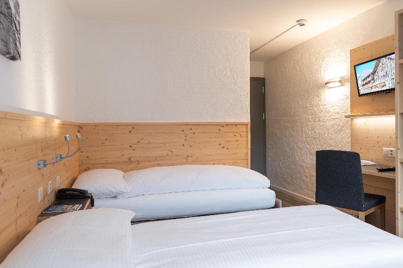 اتاق سوپریور, 81 Rochor