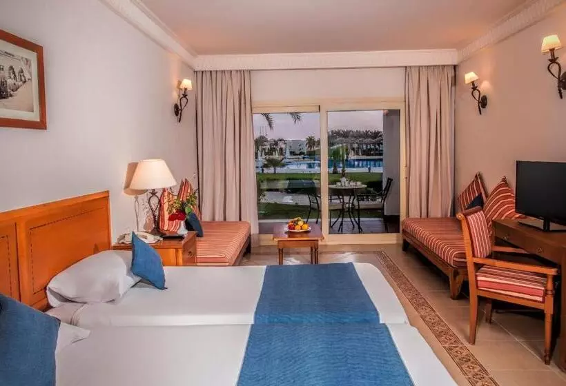 اتاق استاندارد با چشم‌انداز باغ, Continental Plaza Beach Resort