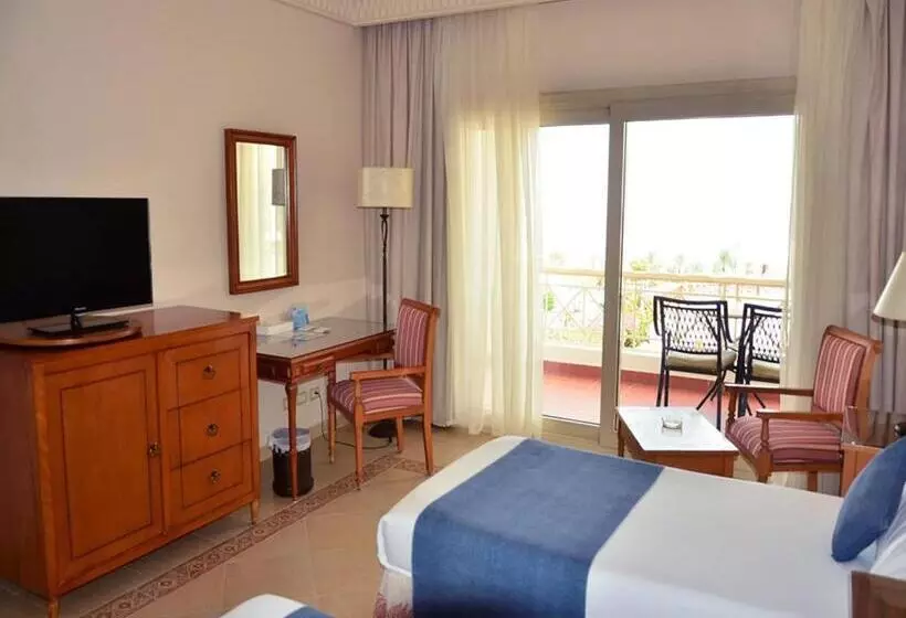 اتاق استاندارد با چشم‌انداز باغ, Continental Plaza Beach Resort