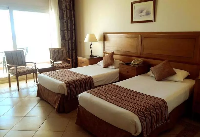 اتاق یک تخته با چشم‌انداز باغ, Continental Plaza Beach Resort