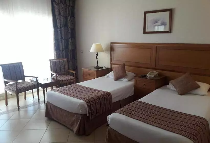 اتاق یک تخته با چشم‌انداز باغ, Continental Plaza Beach Resort