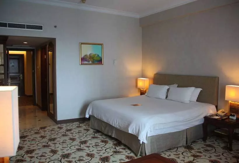Deluxe-huone, Grand Mercure Medan Angkasa