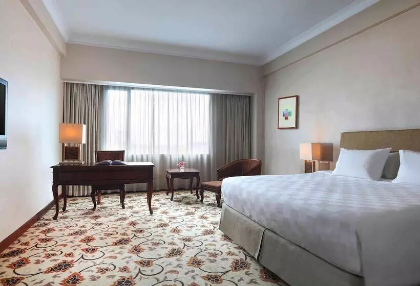 Deluxe-huone, Grand Mercure Medan Angkasa