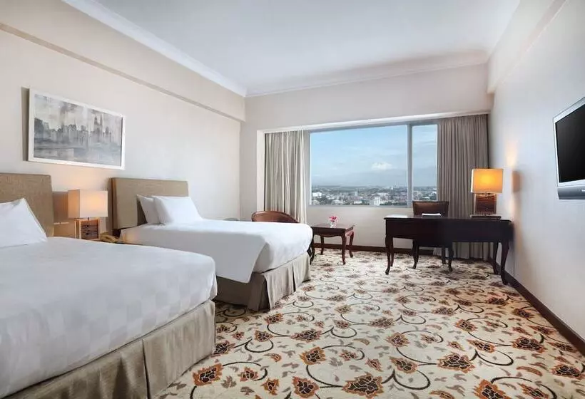 Deluxe-huone, Grand Mercure Medan Angkasa