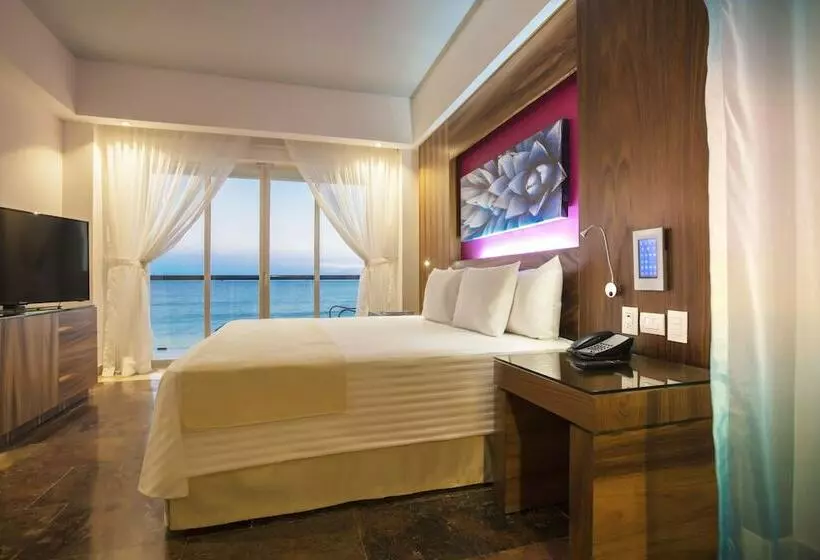 キングサイズベッドのジュニアスイート, Krystal Grand® Los Cabos