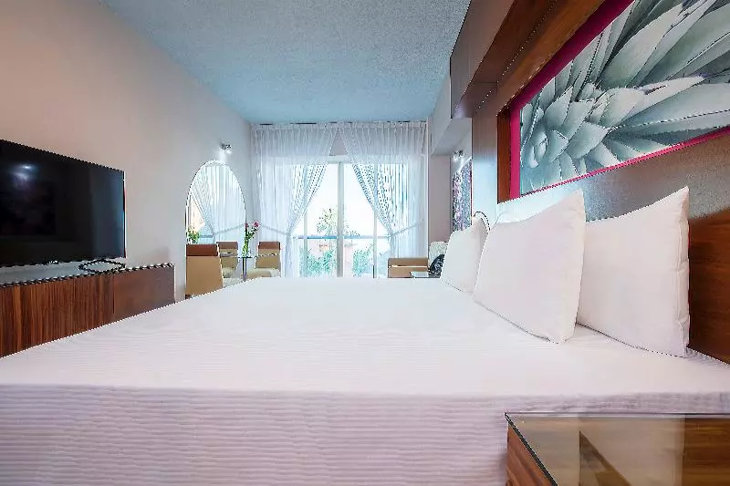 キングサイズベッドのデラックスルーム, Krystal Grand® Los Cabos