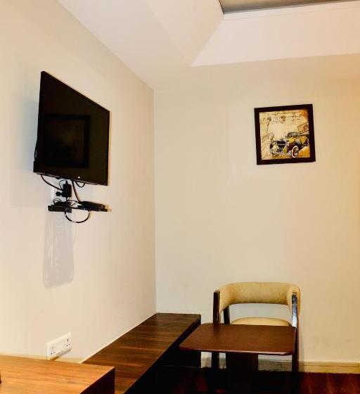 スーペリアールーム, Magic Tree Karol Bagh Metro Station New Delhi