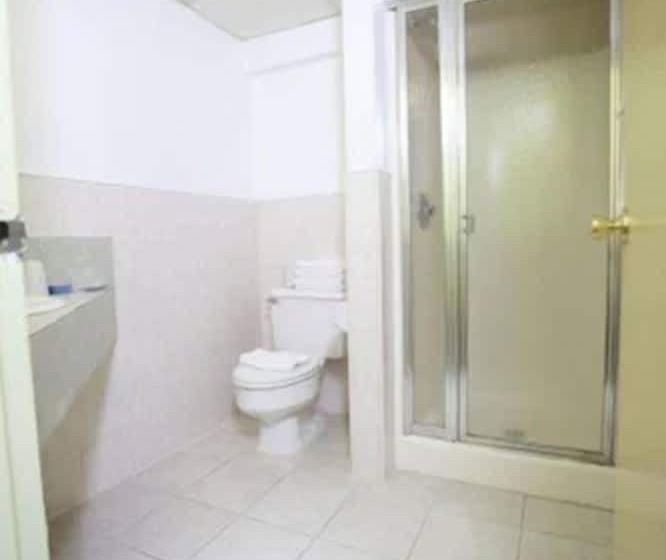 חדר סטנדרט שתי מיטות זוגיות, Meadowbrook Motor Lodge