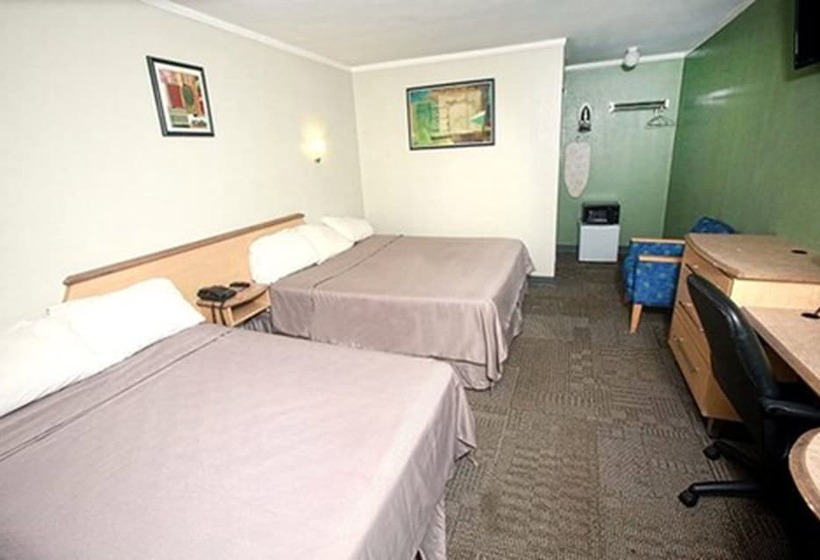 חדר סטנדרט שתי מיטות זוגיות, Meadowbrook Motor Lodge