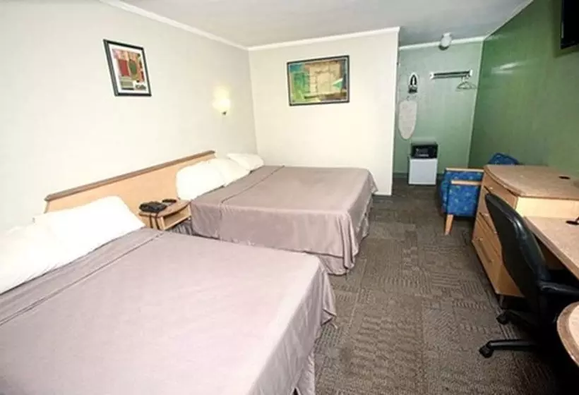 2ダブルベッドのスタンダードルーム, Meadowbrook Motor Lodge