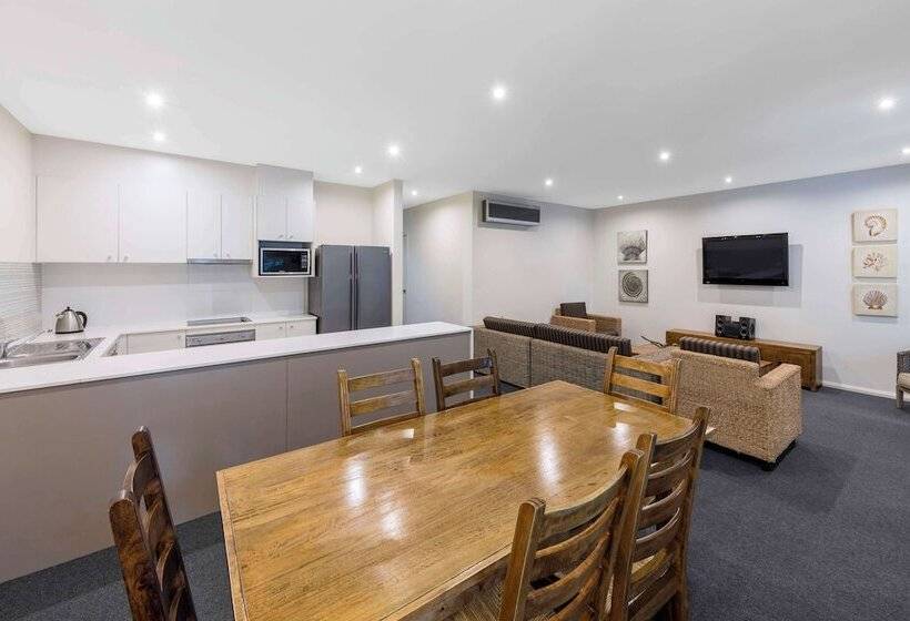 דירת 2 חדרי שינה עם בריכה, Oaks Port Stephens Pacific Blue Resort