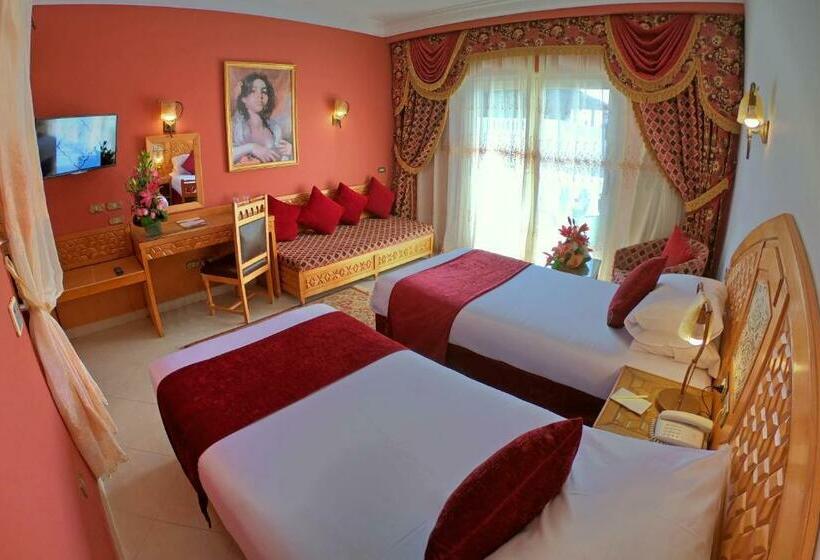 Номер Superior Вид на Бассейн, Oriental Rivoli Hotel & Spa