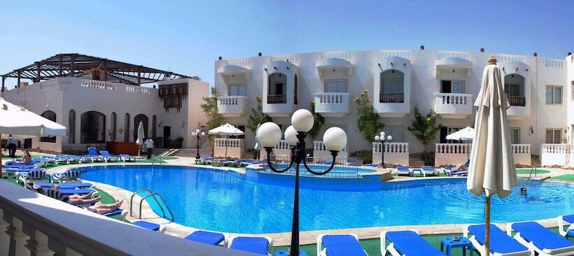 Номер Superior Вид на Бассейн, Oriental Rivoli Hotel & Spa