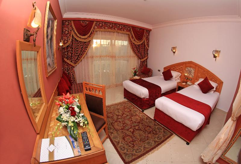 Номер Superior Вид на Бассейн, Oriental Rivoli Hotel & Spa