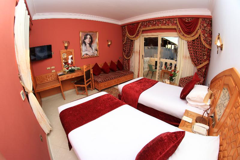Номер Superior Вид на Бассейн, Oriental Rivoli Hotel & Spa