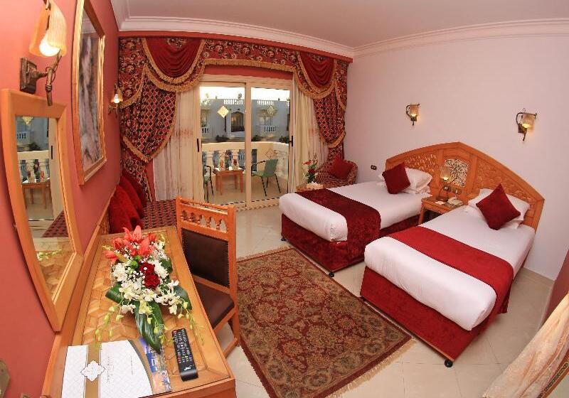 Номер Superior Вид на Бассейн, Oriental Rivoli Hotel & Spa