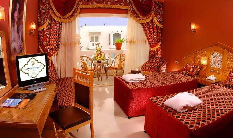 Номер Superior Вид на Бассейн, Oriental Rivoli Hotel & Spa