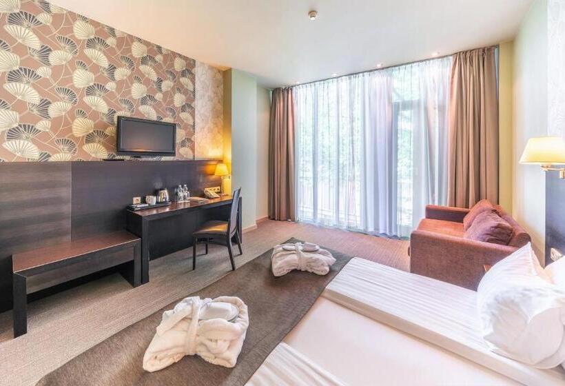 Superior Oda, Rixwell Elefant